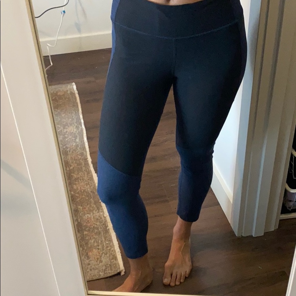 Outdoor Voices 2 Tone 3/4 Warmup Leggings